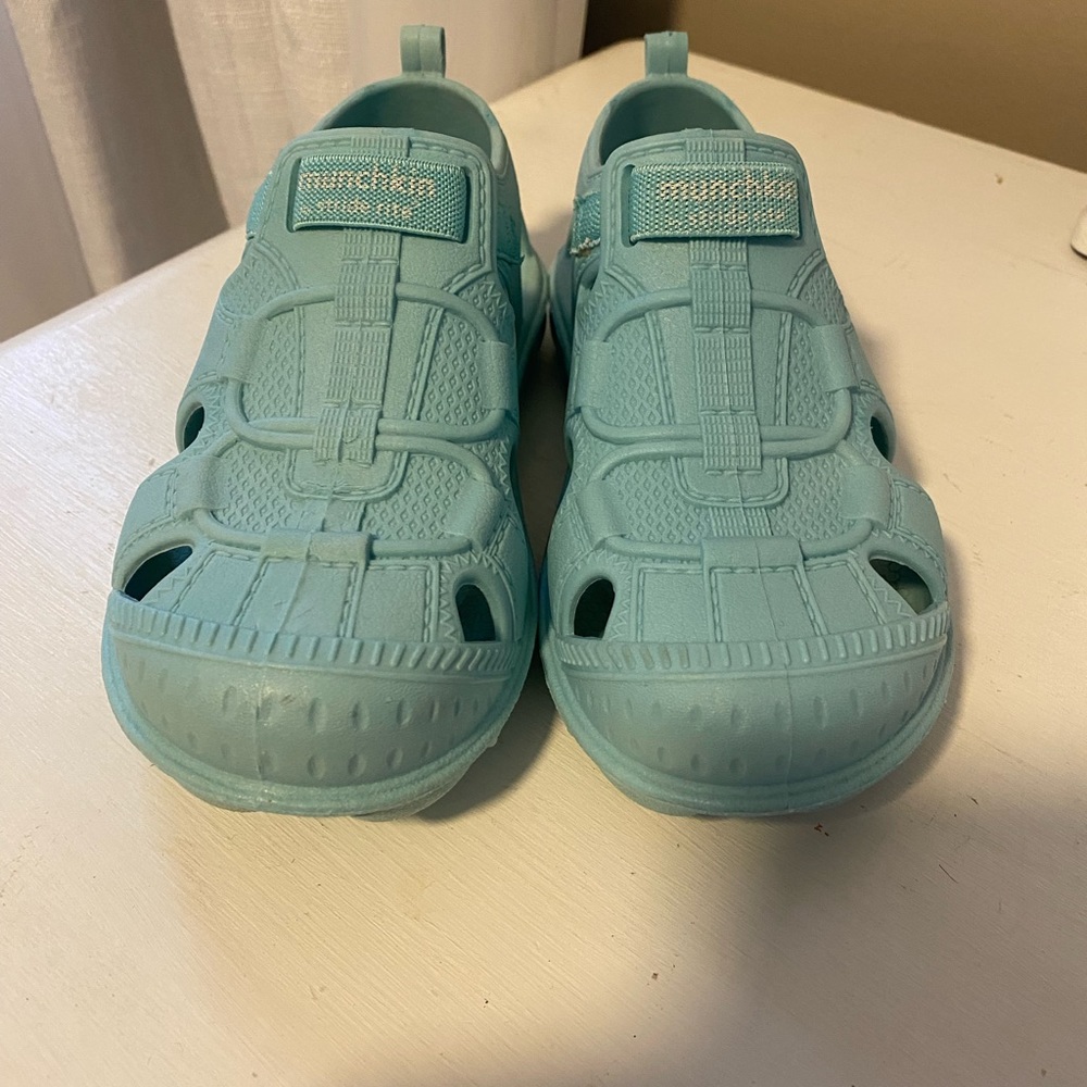 Munchkin by Stride Rite water shoes Size 11